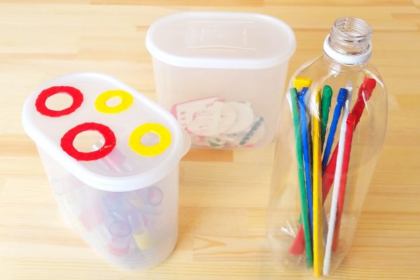 園児が夢中で遊ぶ♪ 簡単手作りおもちゃ0.1歳児向け イメージ