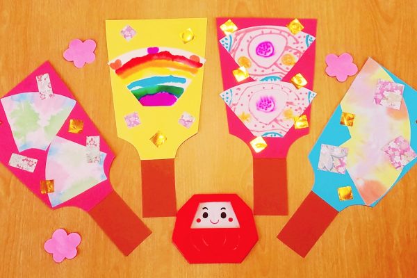 保育園　1月の製作 羽子板をにじみ絵と折り染めで簡単かわいく作ろう！ イメージ